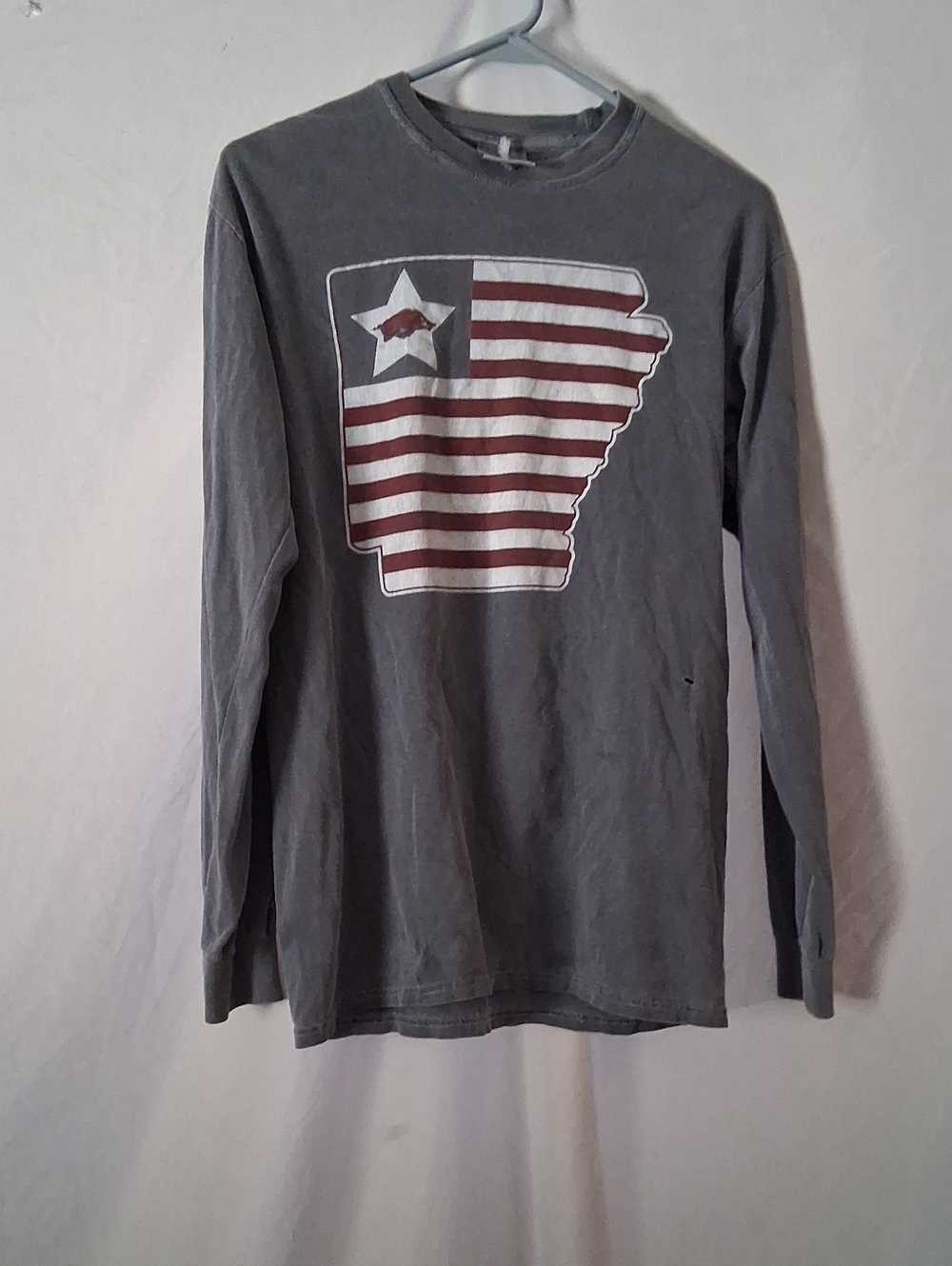 Gray Arkansas Razorback Long-Sleeve Tee with Red & White State Flag Size S